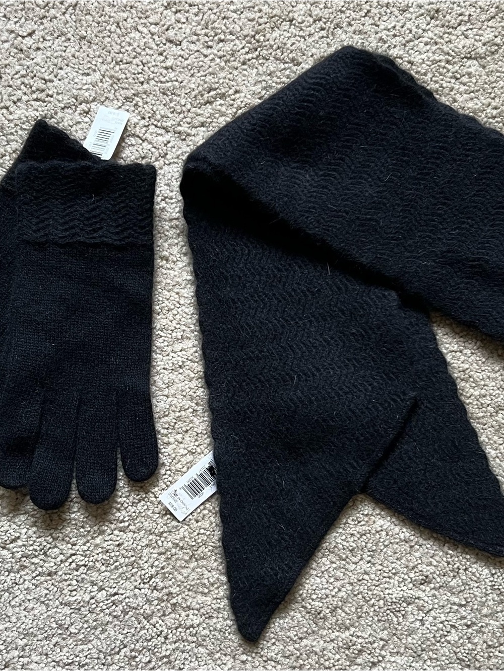 Banana Republic Black Knit Gloves and Scarf Set